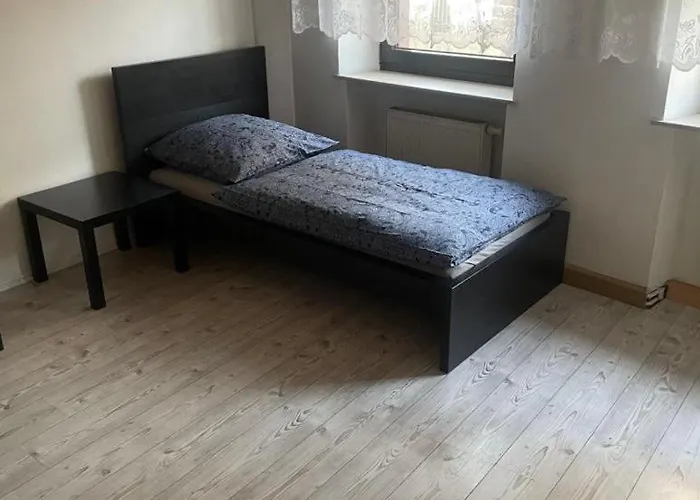 Monteurwohnungen In Bockenheim 아파트